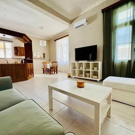 Vintage - Your Comfy Choice * קלמאטה